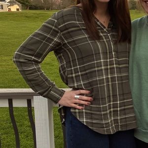 Women’s Plaid Flannel / Shirt